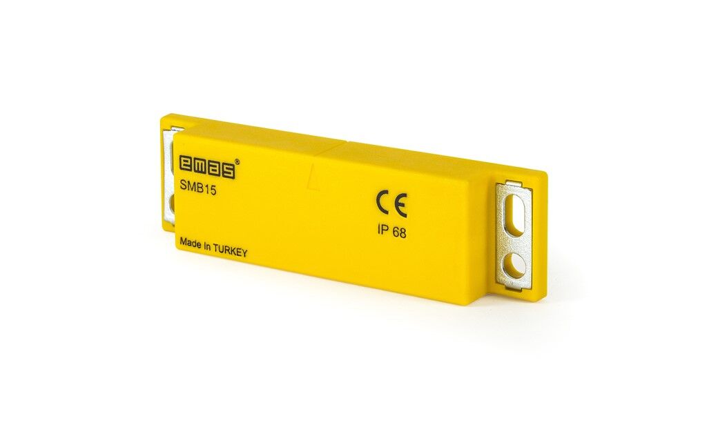 Machine guard with magnetic safety switch